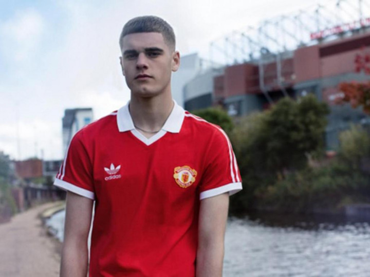 Adidas Kembali Produksi <i>Jersey</i> Lawas Manchester United 