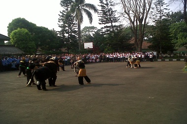  Adu Domba Warnai Peringatan HUT TNI di Bandung  