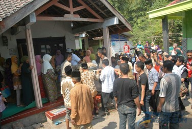 <i>Ibu Telepon dan Bilang Baik-baik Saja</i> 