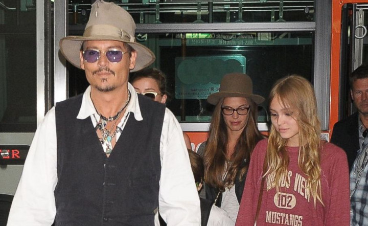 Putri Johnny Depp Rintis Karier Keartisan