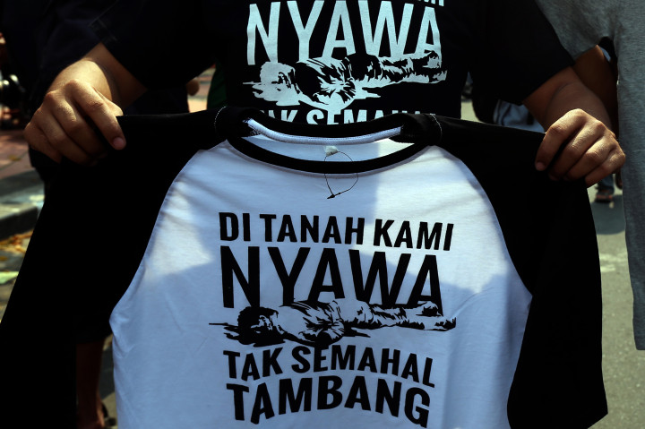 Anak-anak Saksi Pembunuhan Salim Kancil Trauma