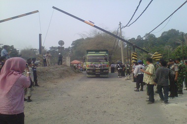  Halau Angkutan Tambang, Jalan Parungpanjang Bogor Diportal