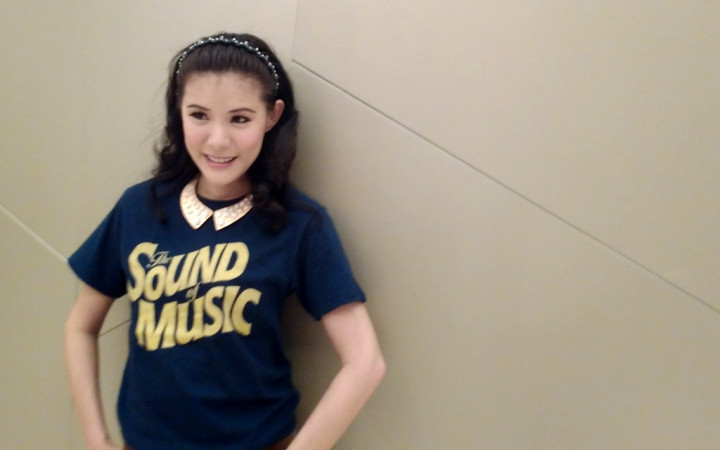 Olga Lydia Perankan Biarawati di Pertunjukan The Sound of Music