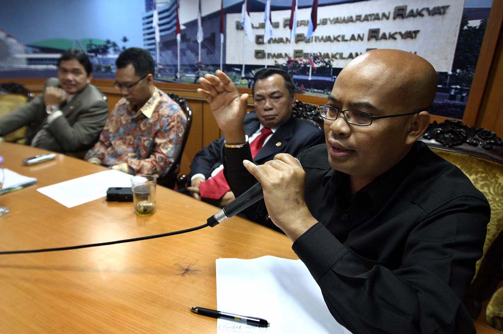 Usia Kpk Dibatasi 12 Tahun Desmond Terjangkau Tidak