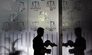 Kewenangan Dicabut, Komisioner KY Menduga Hakim MK Terlibat Konflik Kepentingan