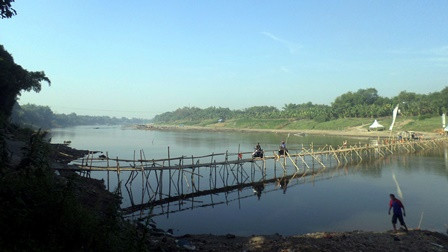 Air Mengalir sampai Jauh