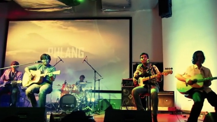 Float Ditinggal Gitaris Bontel