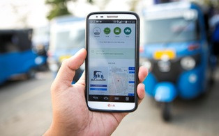 Warga Belum Minat Gunakan Bajaj Online