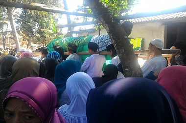 Keluarga Haji Damsuki Terima Santunan Rp100 juta