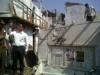 Ridwan Kamil Tinjau Pembongkaran Rumah di Bantaran Cikapundung