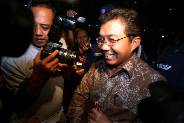 OJK Minta Perbankan Lakukan Perbaikan Hadapi MEA