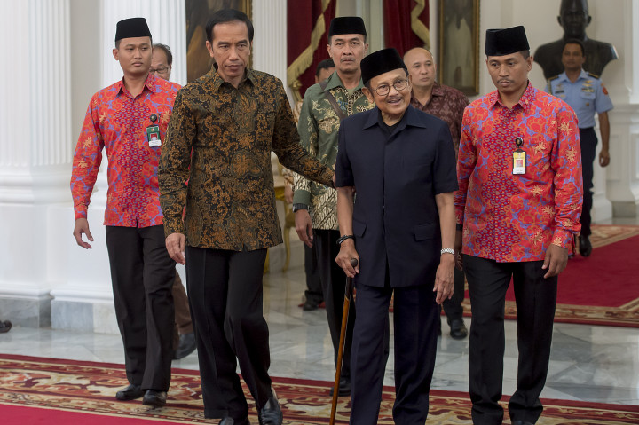 Habibie Minta Jokowi Konsisten
