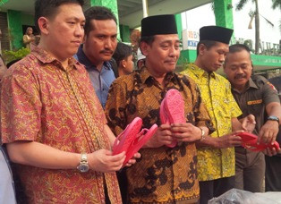 Harga Sandal Berlafaz Allah Rp10 Ribu