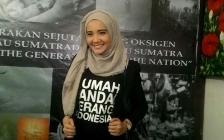 Zaskia Sungkar Aktif Membantu Korban Kabut Asap