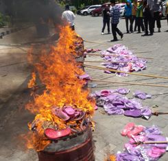 MUI Musnahkan Sandal Berlafaz Identik Allah