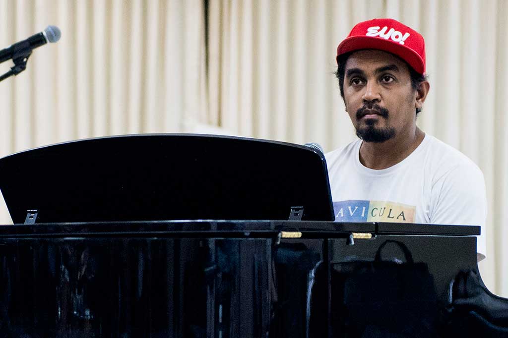 Sabtu, Glenn Fredly Gelar Konser 'Menanti Arah'