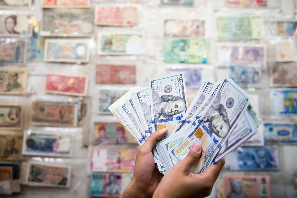 Rupiah Melemah, Ditutup pada Level 13.540 Per Dolar AS