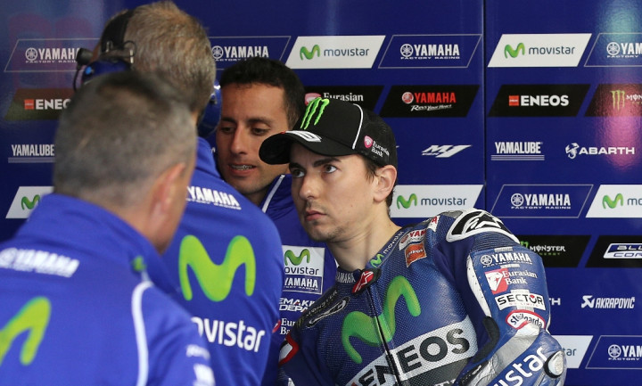 Lorenzo: Kalahkan Rossi Atau Gelar Juara Melayang