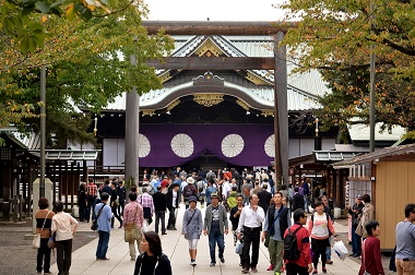 Menteri Jepang Kunjungi Kuil Kontroversial Yasukuni