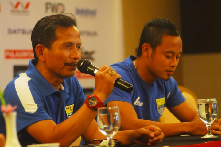 Kemenangan Persib Jadi Kado Spesial Djanur