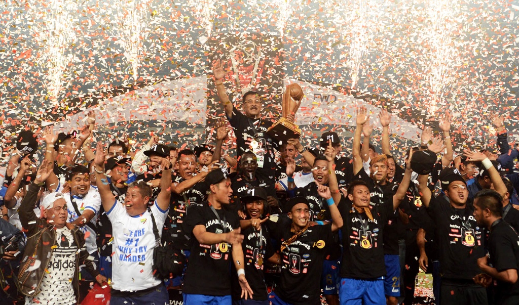 Skuat Persib merayakan kemenangan atas Sriwijaya FC. (Foto: MI/Panca Syurkani) 