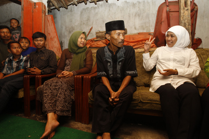 Tosan Memberikan Keterangan dengan Tenang