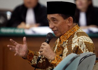 Tipikor Putuskan Nasib Fuad Amin Hari Ini