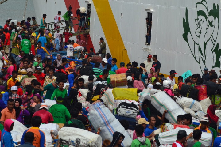 Awasi Biaya Penempatan TKI ke Singapura