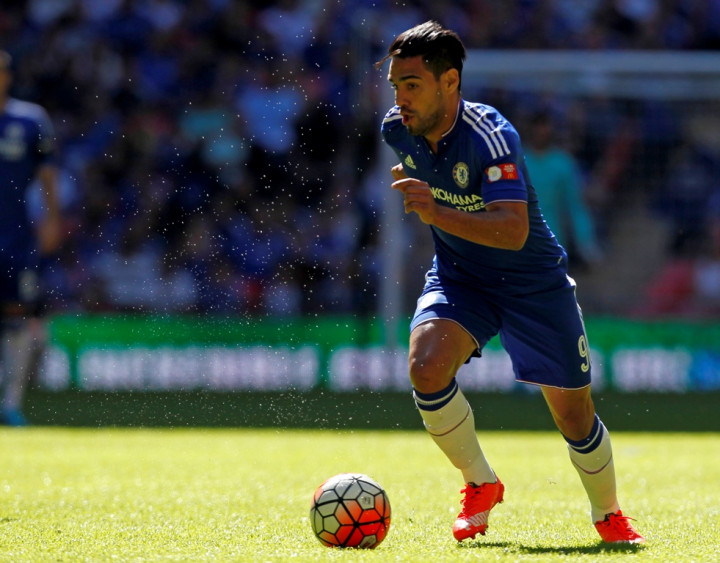 Mourinho Bantah Bakal Buang Falcao