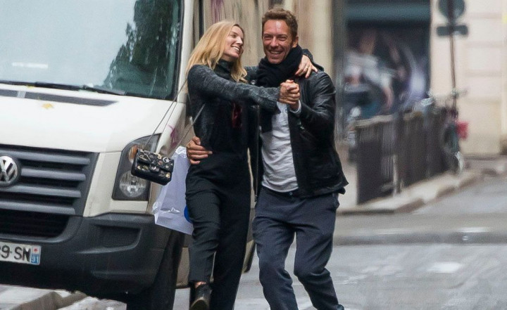 Chris Martin Mesra dengan Annabelle di Paris