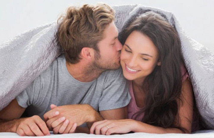 Tips Agar Hasrat di Ranjang Tetap Membara Setelah Menikah