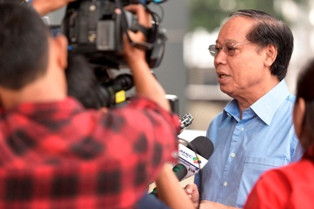 Djan Faridz ke Kubu Romi: <i>Yuk</i> Kita Gabung