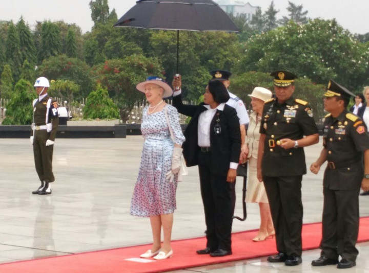Ratu Denmark Berikan Penghormatan Bagi Pahlawan Indonesia