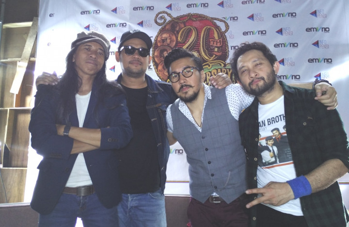 Naif Bawakan Lagu Baru di Konser Perayaan 20 Tahun