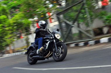 Test Ride Kawasaki Vulcan S, Entry Level Cruiser Nan Lincah         