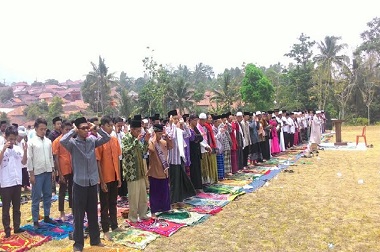 Warga Majalengka Salat Istisqa karena Hujan tak Turun sejak Mei 2015