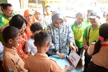 Pemprov Jatim Beri Bantuan Puluhan Ribu Anak Yatim Seluruh Indonesia