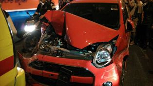 Tabrakan Beruntun, Satu Unit Daihatsu Ayla Rusak Parah 