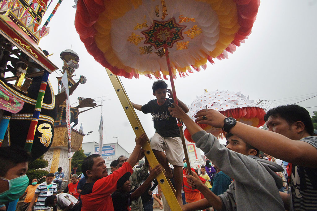 Prosesi Tabuik Naik Pangkek Peringati 10 Muharam 