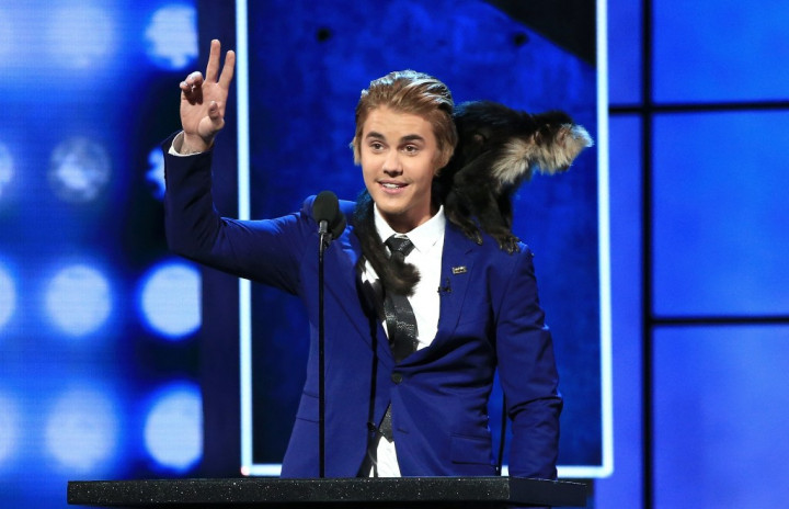 Justin Bieber Raih 5 Piala MTV 2015 Europe Music Awards