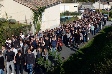 Ribuan Orang Kenang Korban Kecelakaan Maut di Prancis