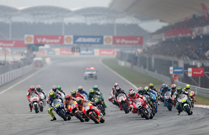 80 Ribu Pasang Mata Saksikan Insiden Rossi vs Marquez di Sepang