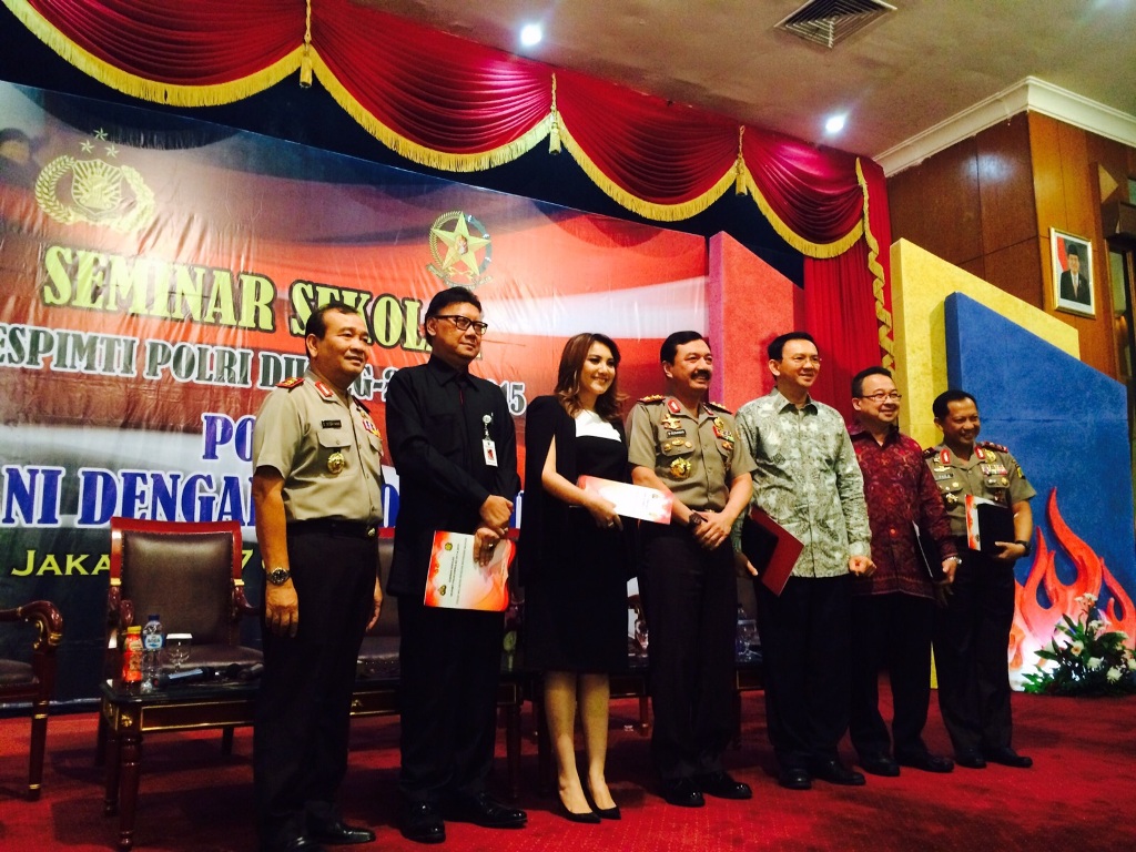 Gubernur DKI Jakarta Basuki Tjahaja Purnama berfoto bersama dengan Wakapolri Komjen Budi Gunawan dan Kapolda Metro Jaya Irjen Tito Karnavian di PTIK, Selasa (27/10/2015). Foto: Suci Sedya/MTVN