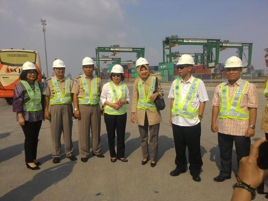 Peninjauan di terminal Teluk Lamong - MTVN/Arga Sumantri