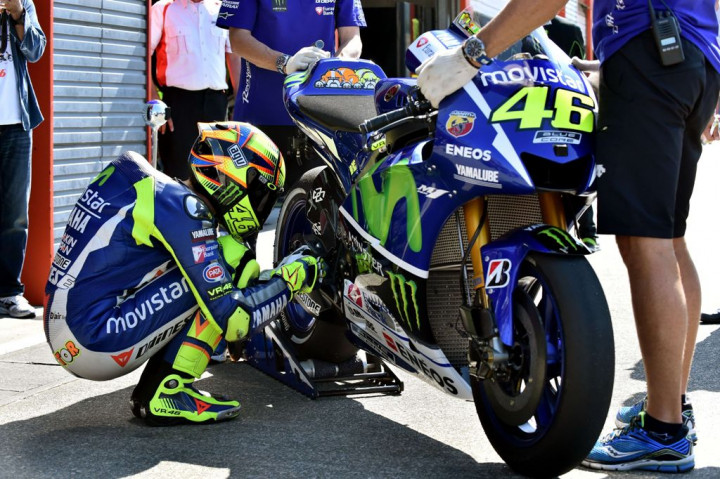 10 Skenario yang akan Membuat Valentino Rossi Jadi Juara Dunia  