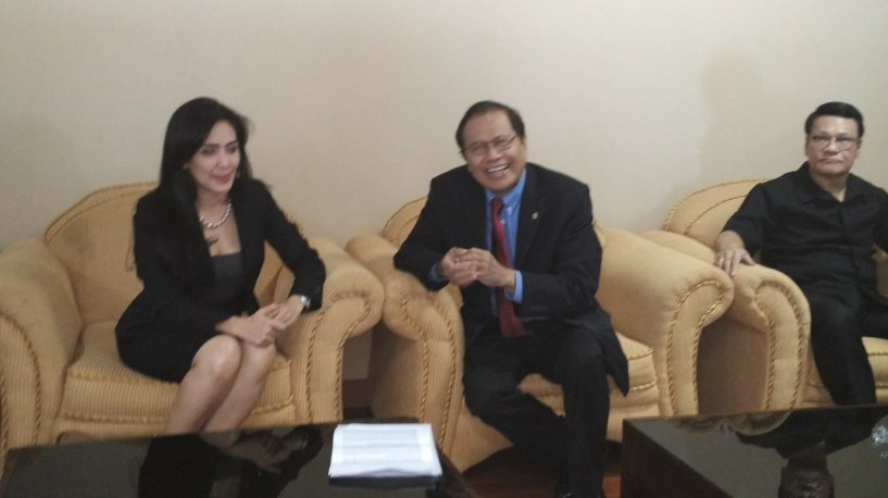 Menteri Koordinator Bidang Kemaritiman Rizal Ramli (kanan). MTVN/Annisa Ayu