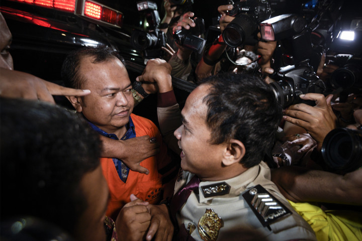 KPK Serahkan Patrice Rio dan Barang Bukti ke Jaksa