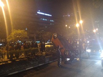 Dini Hari, 1 Mobil Terbakar & 2 Mobil Kecelakaan di Jakarta