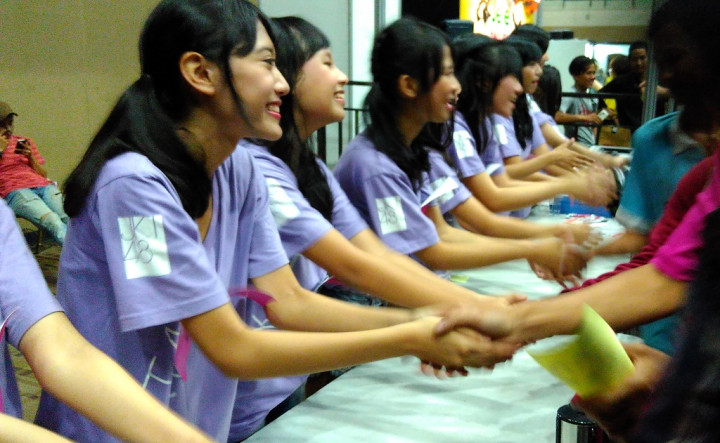 JKT48 Gelar Handshake Festival Bertema Halloween Night