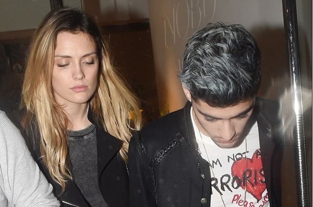 Zayn Malik Gandeng Wanita Mirip Eks Kekasih